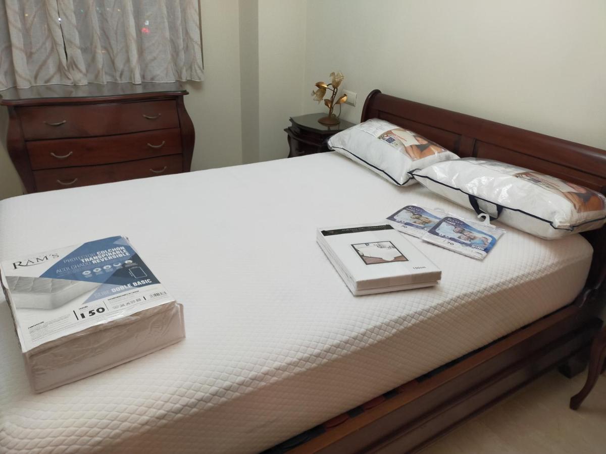 Ferienwohnung Paseo Maritimo Antonio Banderas Málaga Exterior foto